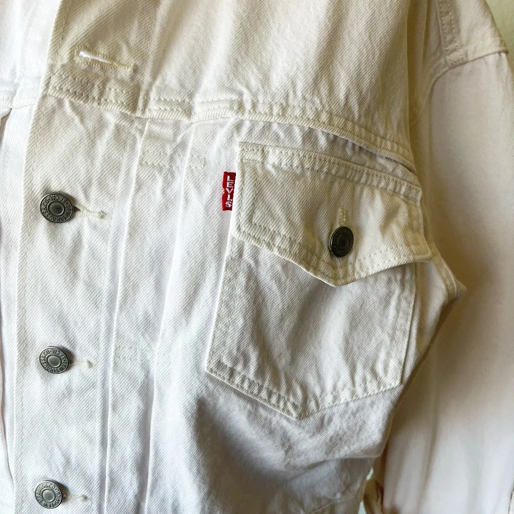 Levi's Denim Jacket (White) - Picture 7 of 7